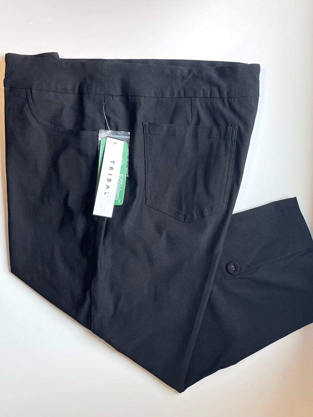 NWT Tribal "Flatten It" Pull On Capri - The Classic Nylon Blend - Size 18